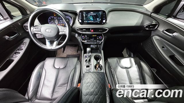 Hyundai Santa Fe — interior