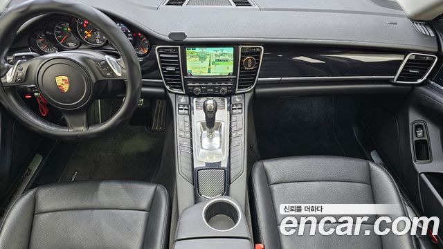 Porsche Panamera — interior