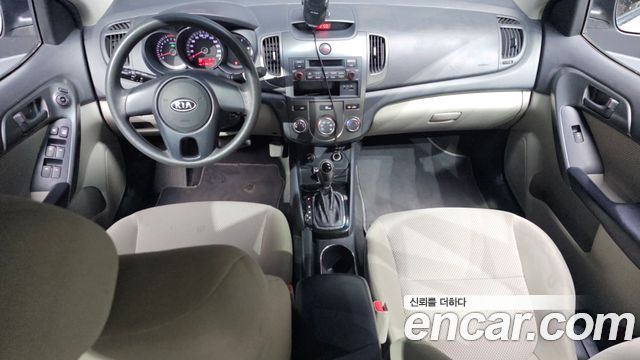Kia Forte — interior
