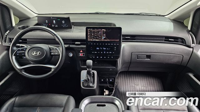 Hyundai Staria — interior