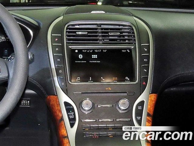 Lincoln MKX — interior