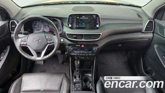 Hyundai Tucson — interior