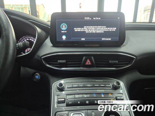Hyundai Santa Fe — interior