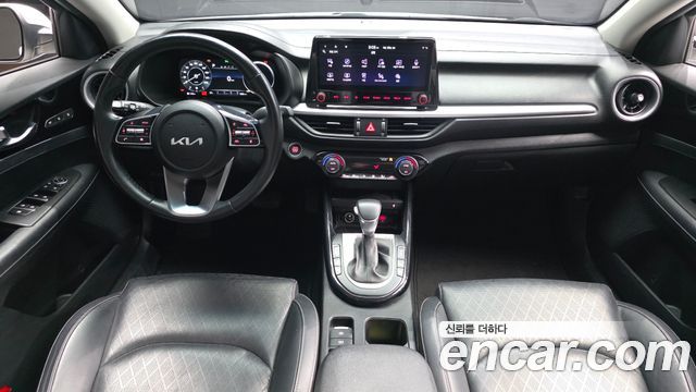Kia K3 — interior