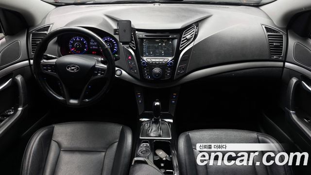 Hyundai i40 — interior
