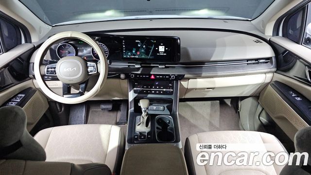 Kia Carnival — interior