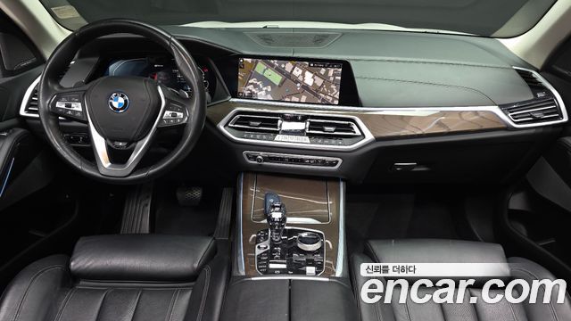 BMW X5 — interior