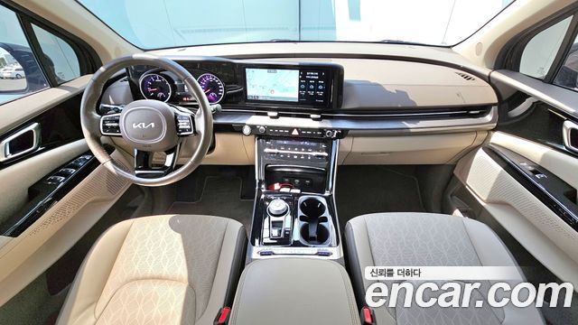 Kia Carnival — interior