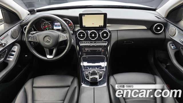 Mercedes-Benz C-Class — interior