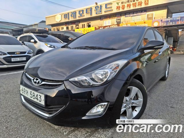 Hyundai Avante — exterior