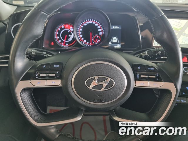 Hyundai Avante — interior