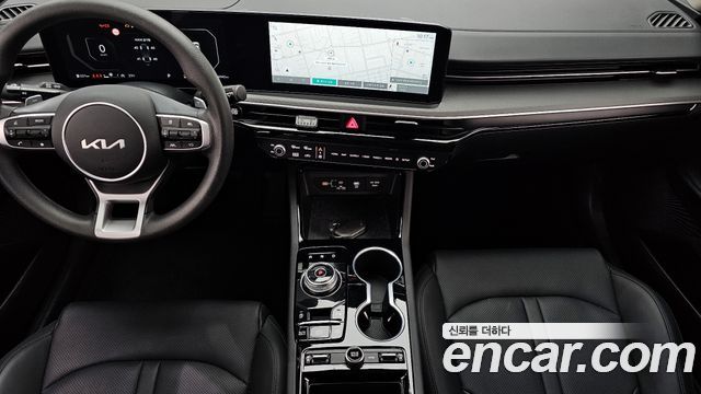 Kia K5 — interior