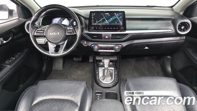 Kia K3 — interior