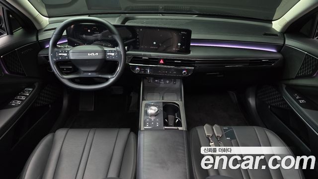 Kia K8 — interior