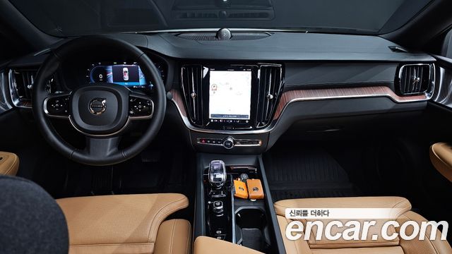 Volvo S60 — interior