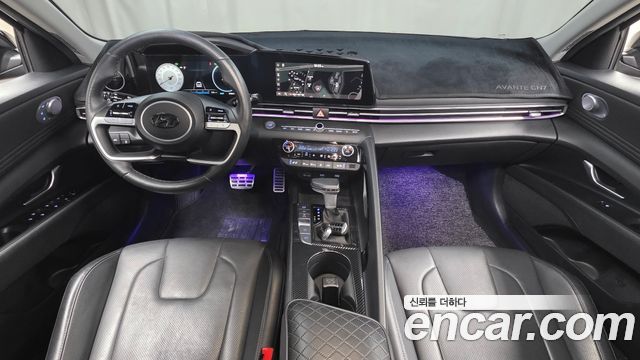 Hyundai Avante — interior