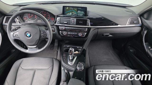 BMW 3 Series — interior