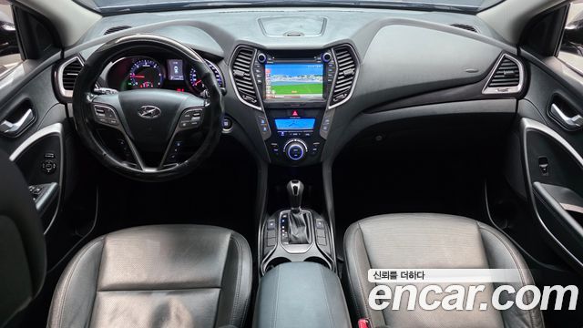 Hyundai Santa Fe — interior