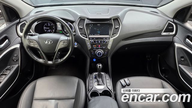Hyundai Santa Fe — interior