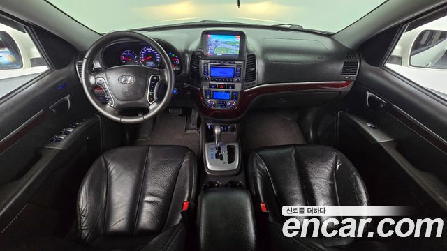 Hyundai Santa Fe — interior