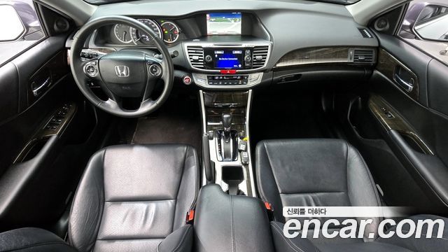 Honda Accord — interior
