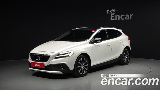 Volvo V40 — exterior