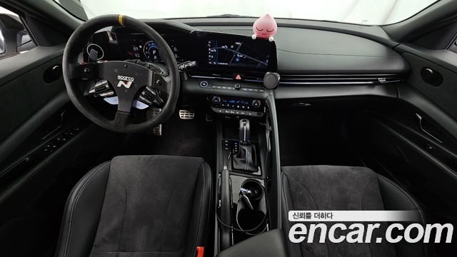Hyundai Avante — interior