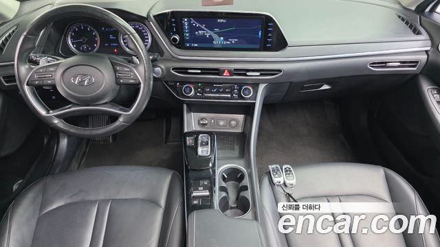 Hyundai Sonata — interior