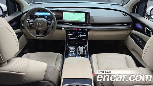Kia Carnival — interior