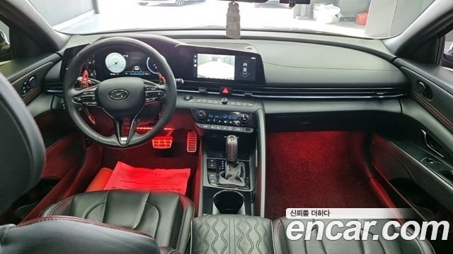 Hyundai Avante — interior