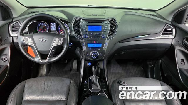 Hyundai Santa Fe — interior