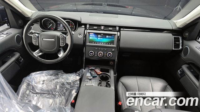 Land Rover Discovery — interior