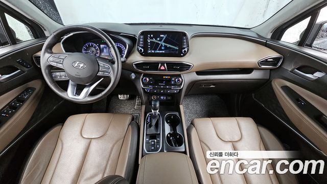 Hyundai Santa Fe — interior