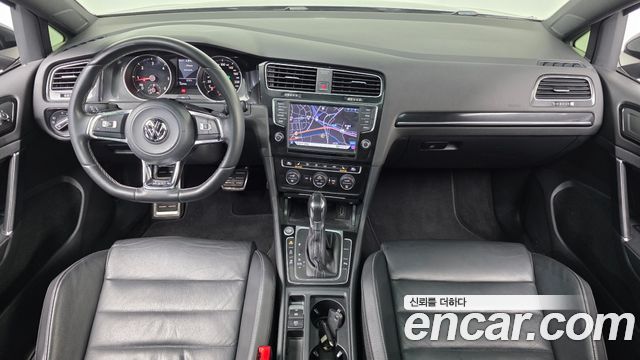 Volkswagen Golf — interior