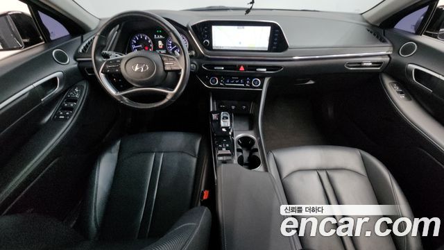 Hyundai Sonata — interior