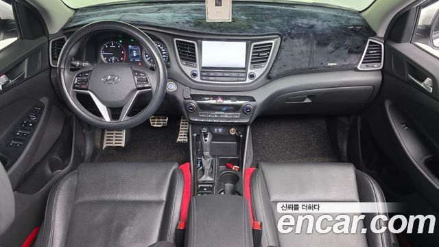 Hyundai Tucson — interior