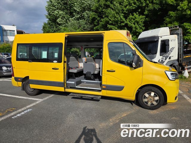 Renault Korea Master — interior