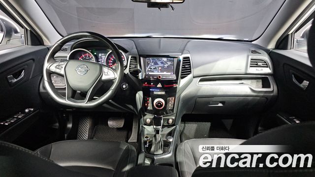 KG Mobility Tivoli — interior