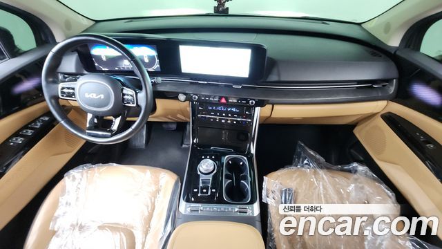 Kia Carnival — interior
