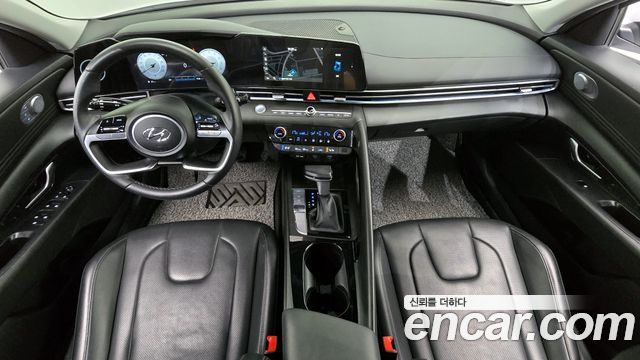Hyundai Avante — interior