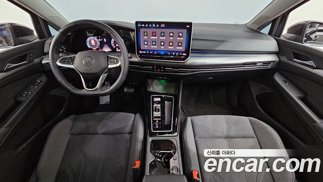 Volkswagen Golf — interior