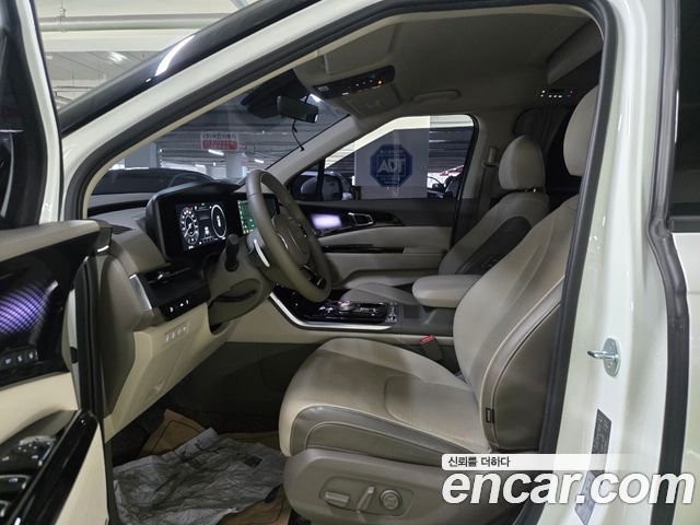 Kia Carnival — interior