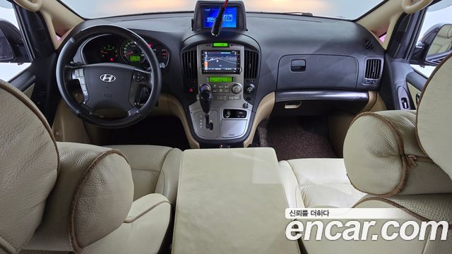 Hyundai Starex — interior