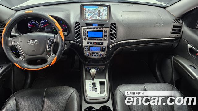 Hyundai Santa Fe — interior