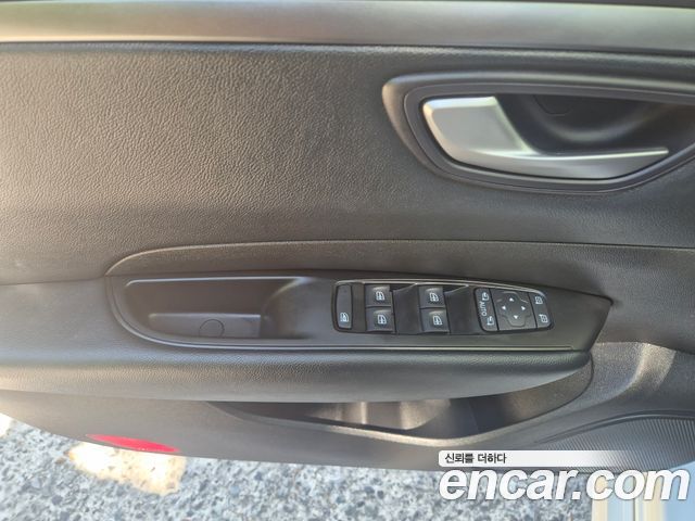 Renault Korea SM6 — interior