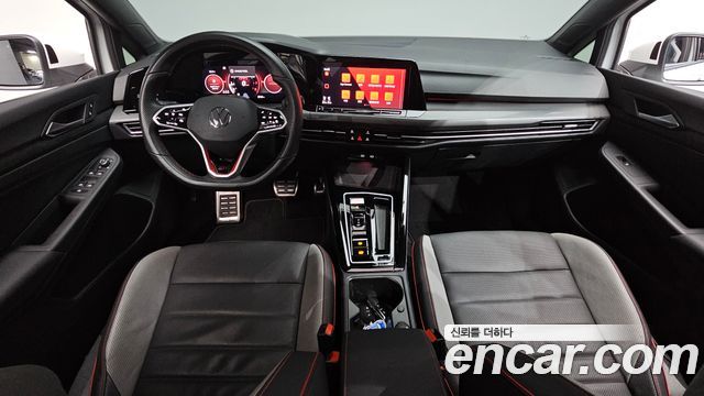 Volkswagen Golf — interior