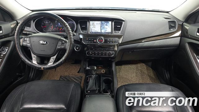 Kia K7 — interior
