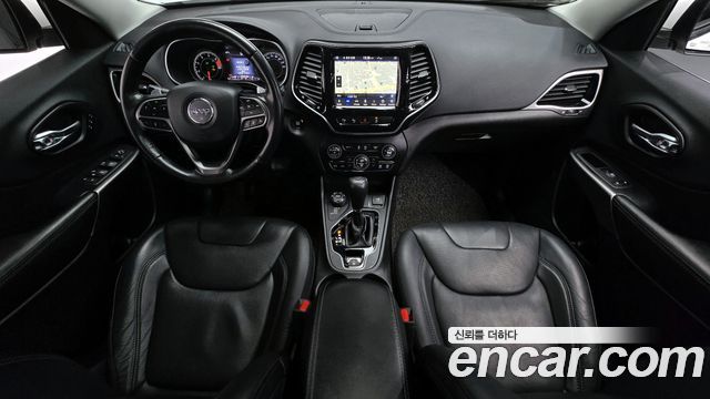 Jeep Cherokee — interior