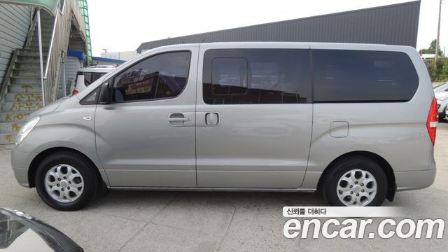 Hyundai Starex — interior
