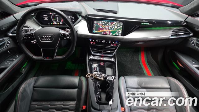 Audi RS e-tron GT — interior